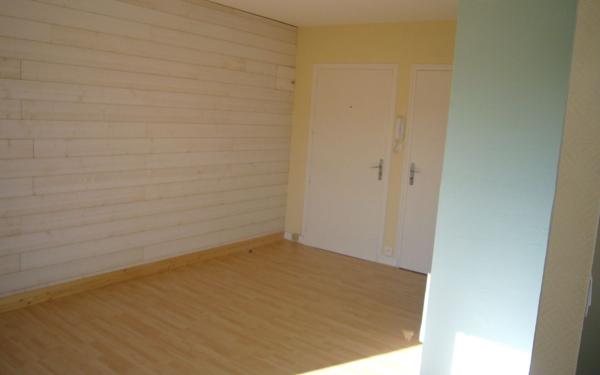 Appartement à louer    1 pièce •  Saint-Yrieix-la-Perche