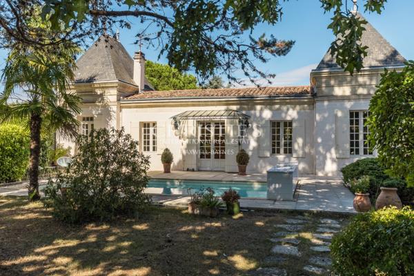 Pessac Centre – Élégante Chartreuse historique – Jardin – Piscine – Dépendance indépendante