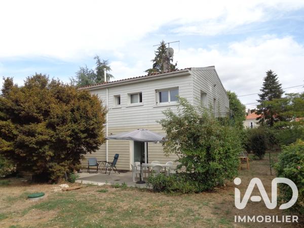 Maison à vendre 6 pièces 160 m² Saintes