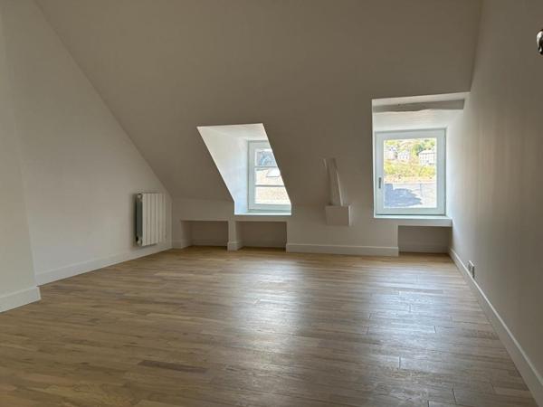 14600 Honfleur Appartement duplex 3 pièces refait à neuf  330 700 E