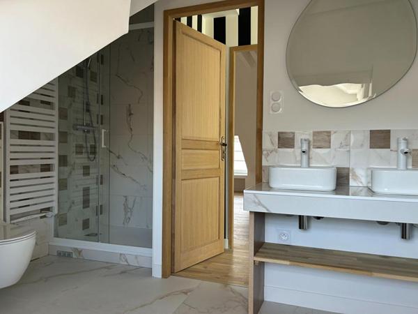 14600 Honfleur Appartement duplex 3 pièces refait à neuf  330 700 E