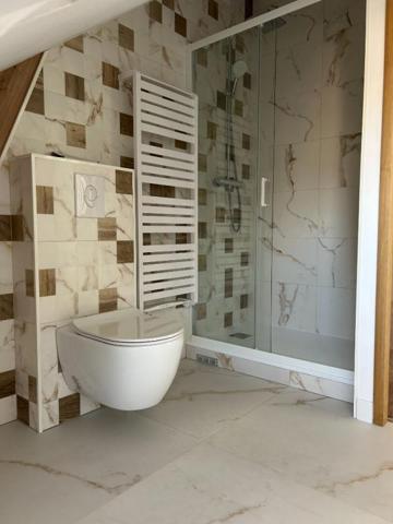 14600 Honfleur Appartement duplex 3 pièces refait à neuf  330 700 E