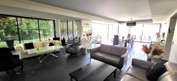 Maison à LE PLESSIS-TREVISE, 94420 - 8 pièces 182m²