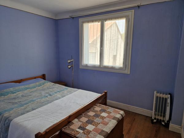 Miradoux (32340) MAISON DE VILLE AVEC APPARTEMENT, HANGAR ET JARDIN