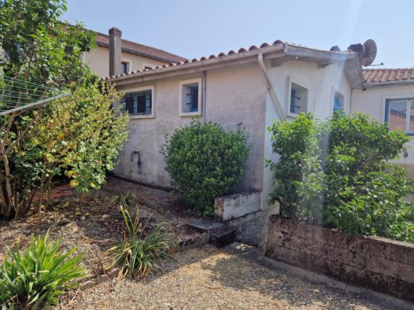 Miradoux (32340) MAISON DE VILLE AVEC APPARTEMENT, HANGAR ET JARDIN