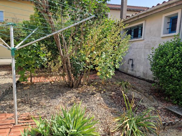 Miradoux (32340) MAISON DE VILLE AVEC APPARTEMENT, HANGAR ET JARDIN