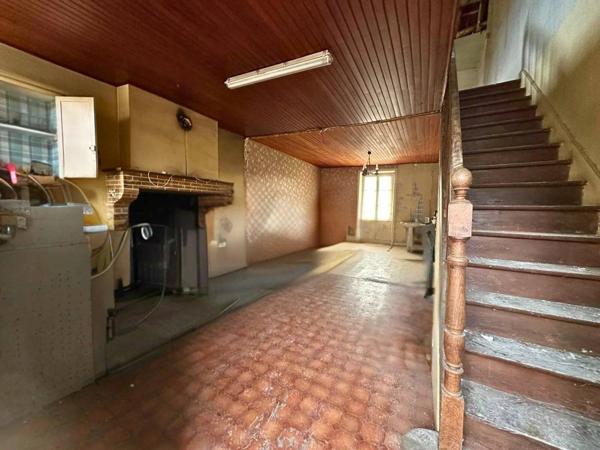 Maison en pierre à rénover à Busserolles