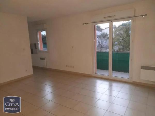 Appartement à louer 2 pièces 48.61m² Pont-Saint-Esprit (30130)