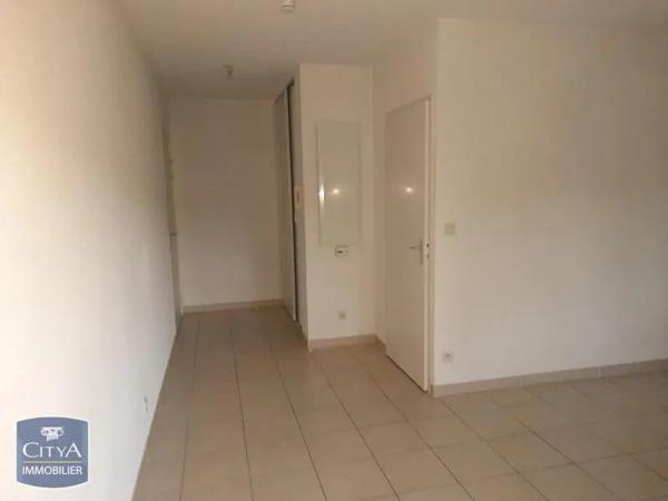 Appartement à louer 2 pièces 48.61m² Pont-Saint-Esprit (30130)