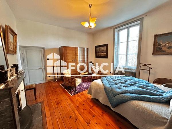 À vendre Maison 10 pièces 309.59 m² - La Roche-sur-yon 85000