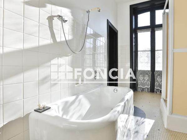 À vendre Maison 10 pièces 309.59 m² - La Roche-sur-yon 85000