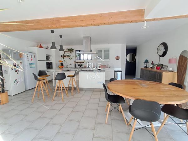 86530 NAINTRE NAINTRE plain-pied d'environ 169 m² / 4 chambres / double garage