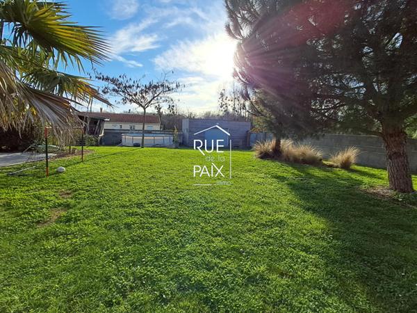 86530 NAINTRE NAINTRE plain-pied d'environ 169 m² / 4 chambres / double garage