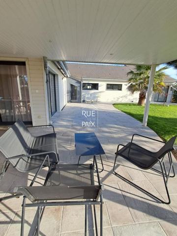 86530 NAINTRE NAINTRE plain-pied d'environ 169 m² / 4 chambres / double garage