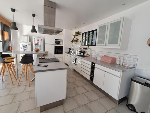 86530 NAINTRE NAINTRE plain-pied d'environ 169 m² / 4 chambres / double garage