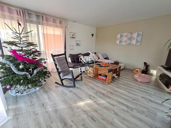 86530 NAINTRE NAINTRE plain-pied d'environ 169 m² / 4 chambres / double garage