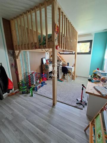 86530 NAINTRE NAINTRE plain-pied d'environ 169 m² / 4 chambres / double garage