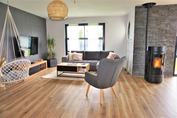 BELLE COMTEMPORAINE IDEALEMENT PLACEE