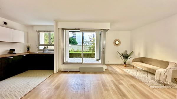 Appartement refait à neuf Place d'Alleray - 3 pièces - terrasse privative 23m2 - jardin privatif