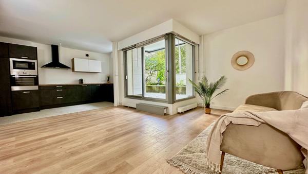 Appartement refait à neuf Place d'Alleray - 3 pièces - terrasse privative 23m2 - jardin privatif