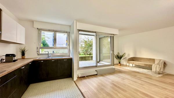 Appartement refait à neuf Place d'Alleray - 3 pièces - terrasse privative 23m2 - jardin privatif