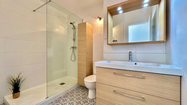 Appartement refait à neuf Place d'Alleray - 3 pièces - terrasse privative 23m2 - jardin privatif