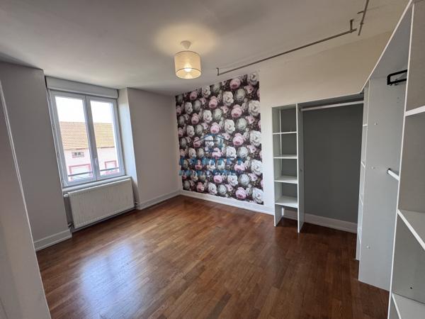 Maison individuelle de 140 m² sur un terrain de 485 m² située sur la commune de LUXEUIL LES BAINS