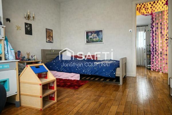 Maison avec terrain de 2550 m² - Magnet