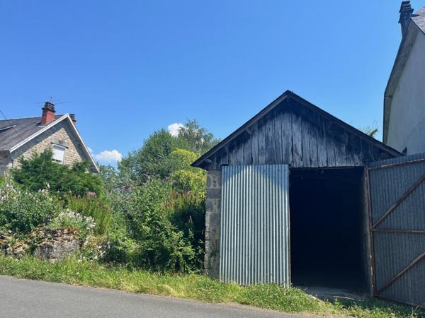 Terrain avec garage 2098 m2