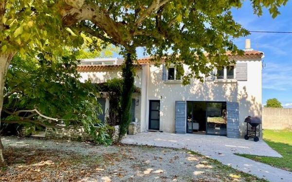 Maison à vendre    6 pièces •  Le Pontet