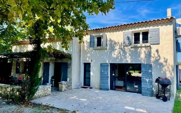 Maison à vendre    6 pièces •  Le Pontet