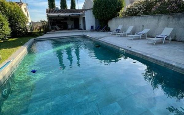 Maison à vendre    6 pièces •  Le Pontet