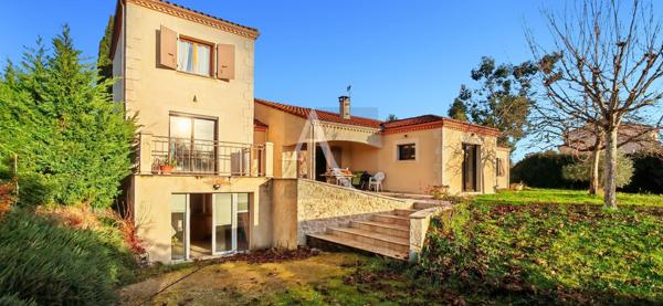 Magnifique maison avec un grand jardin clos, piscine, pool house et double garage