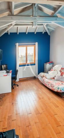 Magnifique maison avec un grand jardin clos, piscine, pool house et double garage