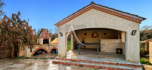 Magnifique maison avec un grand jardin clos, piscine, pool house et double garage