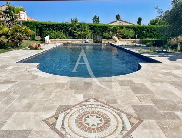 Magnifique maison avec un grand jardin clos, piscine, pool house et double garage