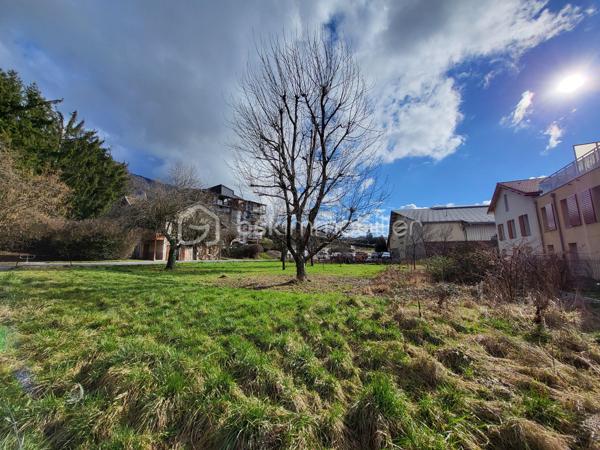 Terrain de 1 053 m²