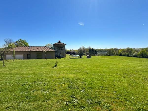 Versailleux (01330) Propriété à vendre pour famille avec enfants à Versailleux