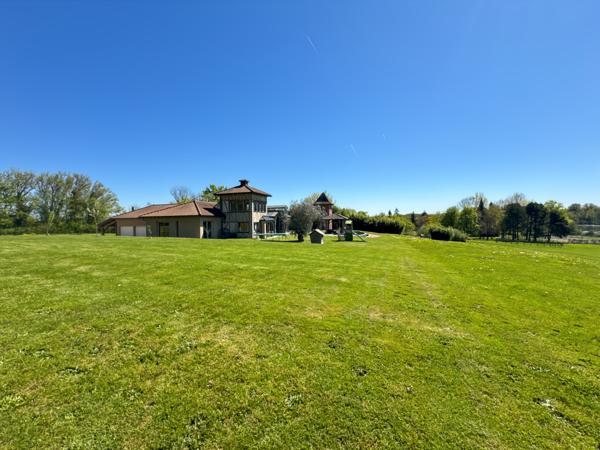 Versailleux (01330) Propriété à vendre pour famille avec enfants à Versailleux