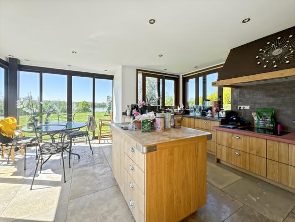 Versailleux (01330) Propriété à vendre pour famille avec enfants à Versailleux