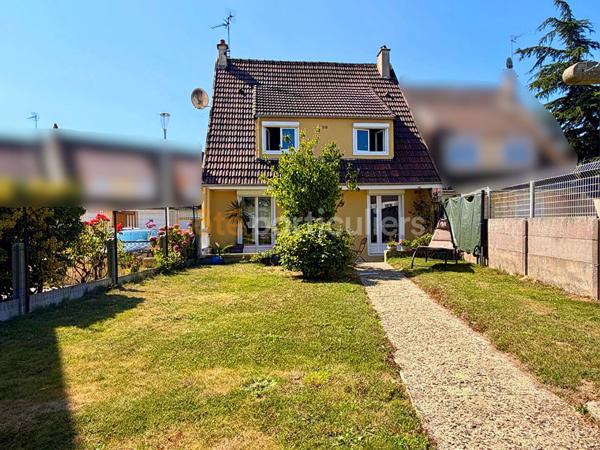 Vente
                Maison94 m² - 5 Pièces -
                    CARENTAN LES MARAIS (50500)
