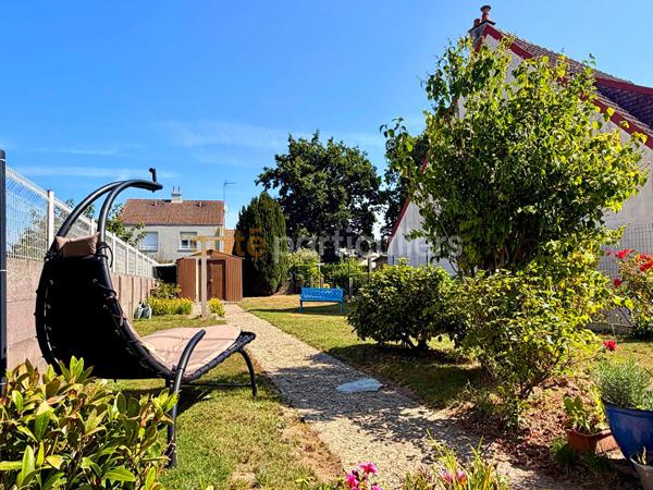 Vente
                Maison94 m² - 5 Pièces -
                    CARENTAN LES MARAIS (50500)