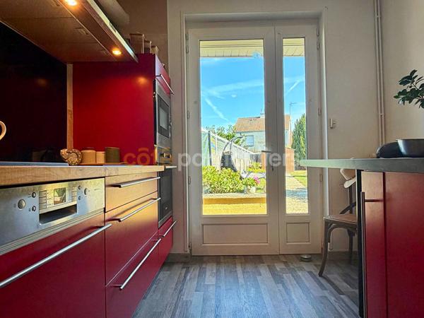 Vente
                Maison94 m² - 5 Pièces -
                    CARENTAN LES MARAIS (50500)