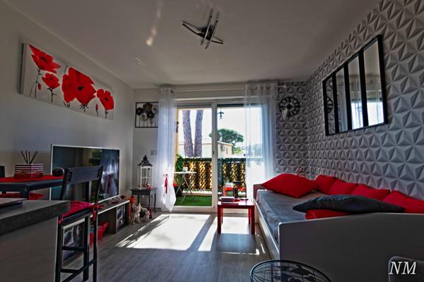 Roquebrune-sur-Argens (83380) Superbe studio rénové à 2 pas du port des plages et centre des Issambres