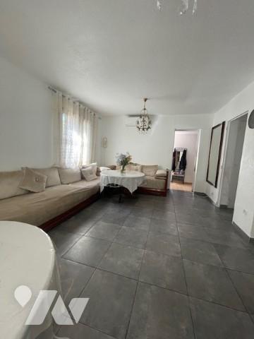 Maison à vendre à VENDARGUES indépendante sur trois faces, sur 309 m² de terrain.