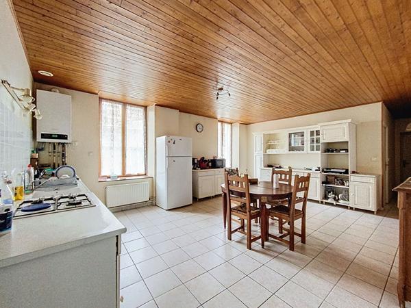 Appartement Meximieux 4 pièce(s) 105 m2, 3 chambres, deux places de stationnement