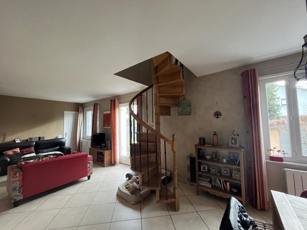Maison à vendre |  Saint-Priest |  5 pièces | 121 m²