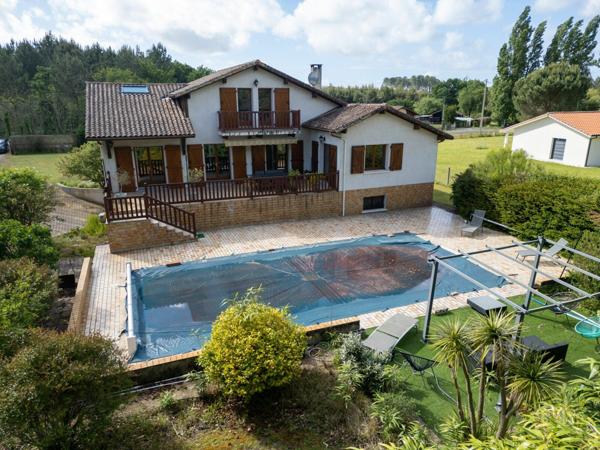 Maison à vendre    6 pièces •  Mimizan