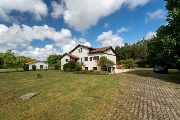 Maison à vendre    6 pièces •  Mimizan