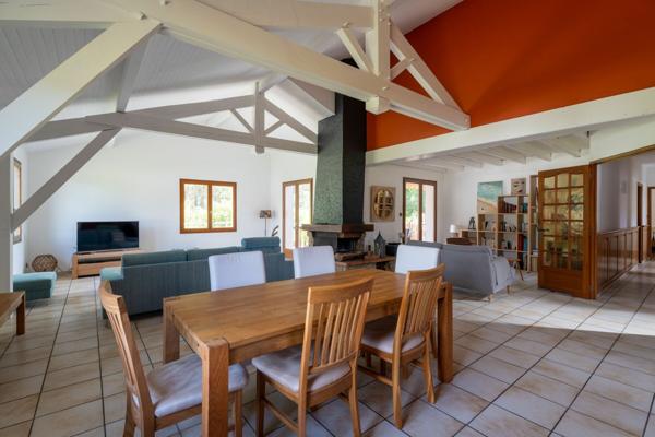 Maison à vendre    6 pièces •  Mimizan